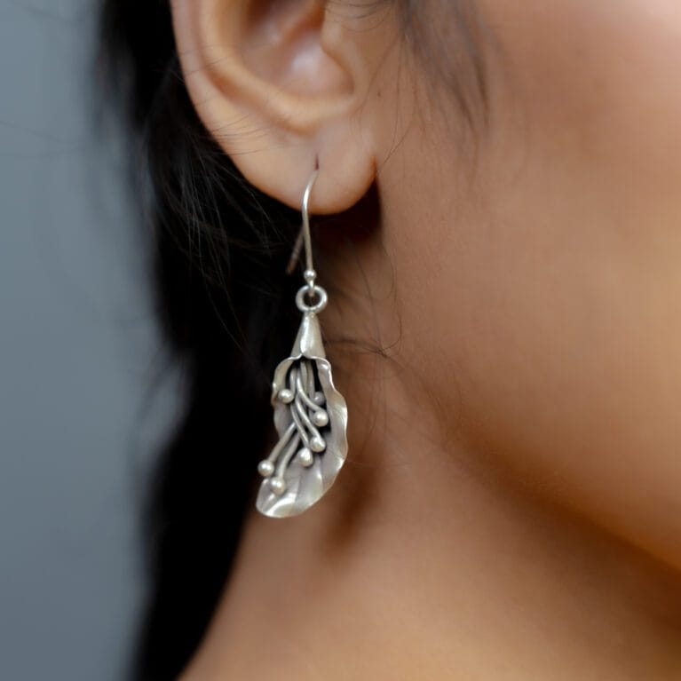 Silver Floret Cala Liily Dangler