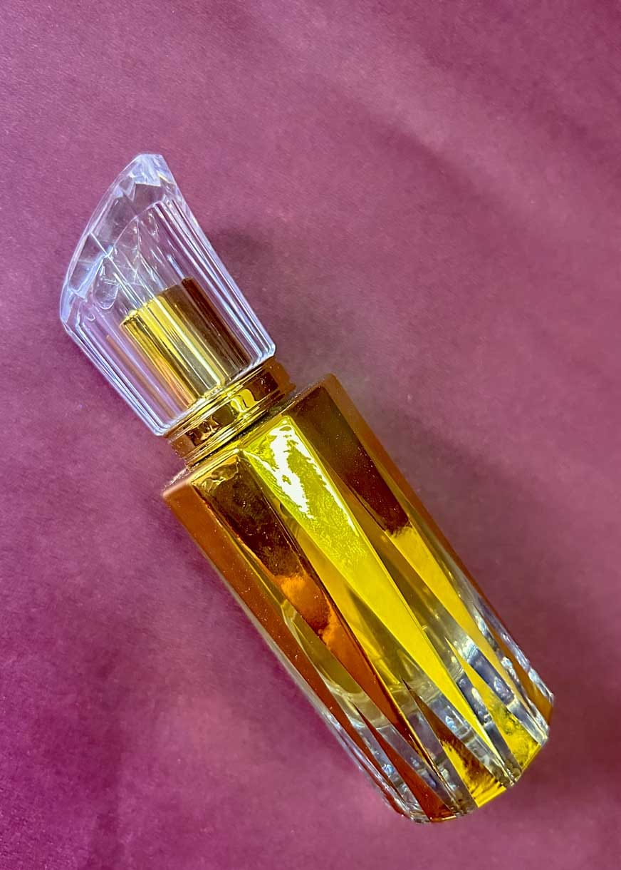 Gentlemen, redefine the essence of refined masculinity with Zeki.